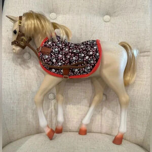 Our Generation Palomino Foal Horse For 18 Inch Doll Floral Accessories Bridle
